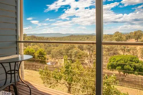 The views!Lovely apartment on acreage with magnificent views - Image 1