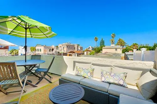 292 - Bonair Beauty Three-Bedroom Apartment - Image 1