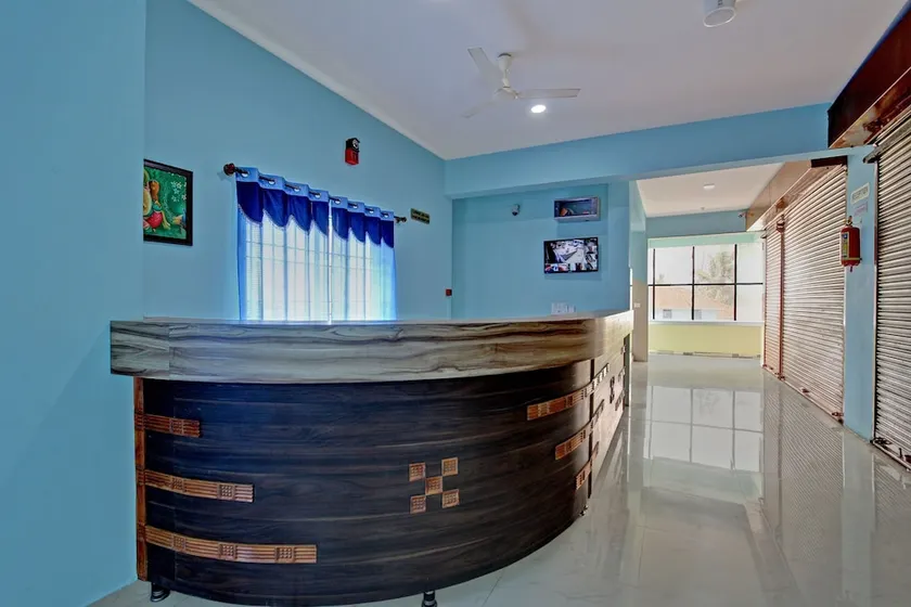 Royal Comforts by OYO Rooms - Image 1