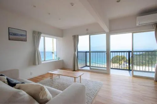 Sirahama Beach House - Image 1