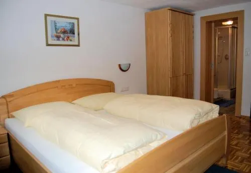 Double room, shower, toilet, quiet - Image 1
