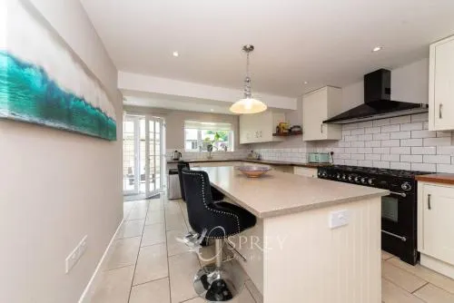 Bellamy Road - 3 Bedroom home - Image 1