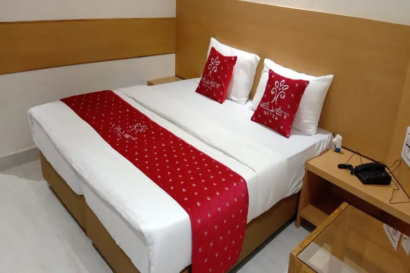 Hotel Velvet - Image 1