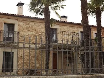 Casa De La Molina - Image 1