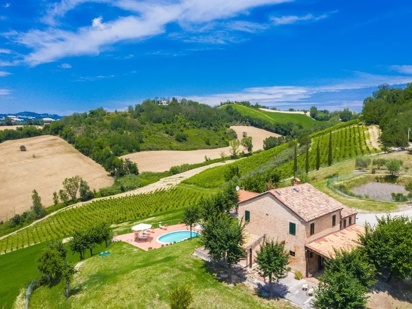 Villa With Private Swimming Pool and Beautiful View - Image 1