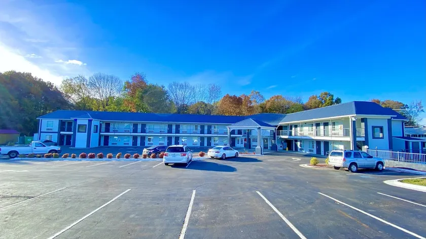 Americas Best Value Inn And Suites Lafayette - Image 1
