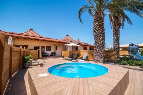 Emerald Dream Luxury - Image 1