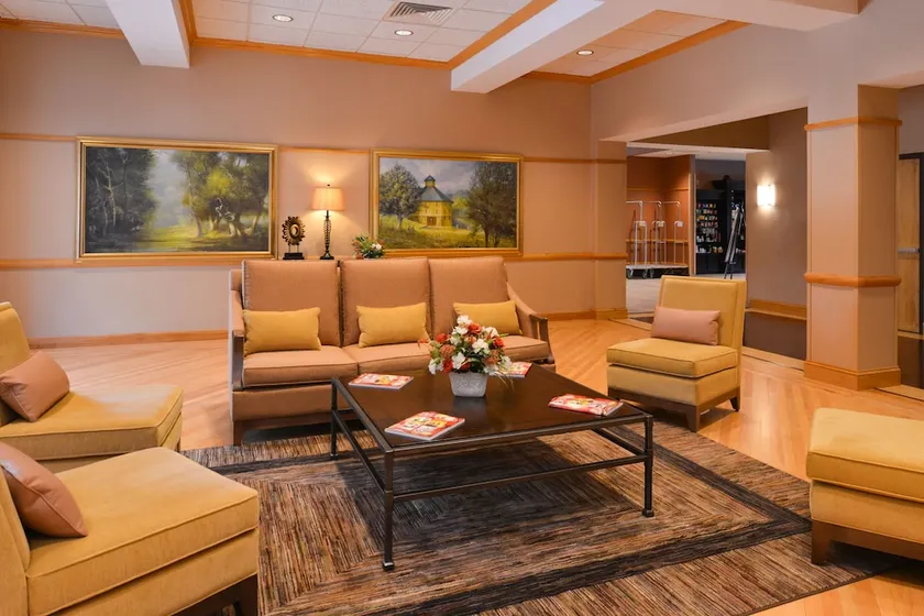 Holiday Inn Express Breezewood By Ihg - Image 1