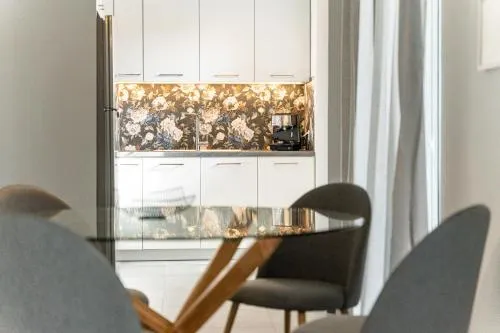 SPACIOUS 2BD APARTMENT - Image 1