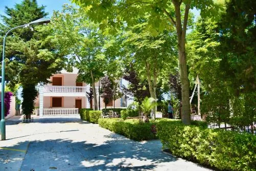Vila Gridi- Apartamente Me Qera - Image 1