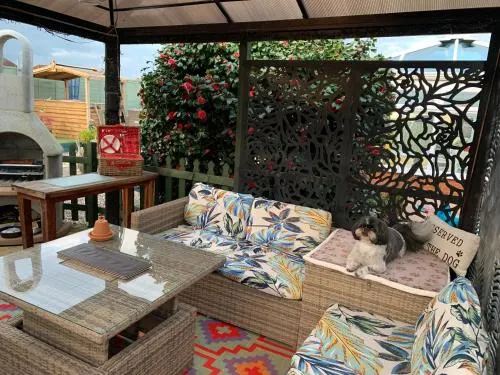 Nautical South Self-contained Dog Friendly Annexe - Image 1