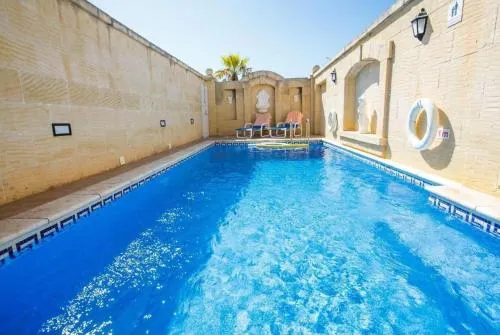 Haven Farmhouse With Private Pool - Image 1
