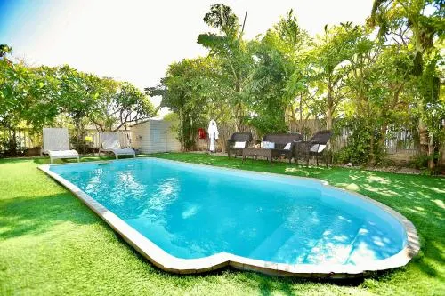 Paradise Resort - Image 1