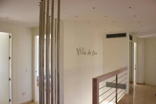 Villa De Oro - Image 1