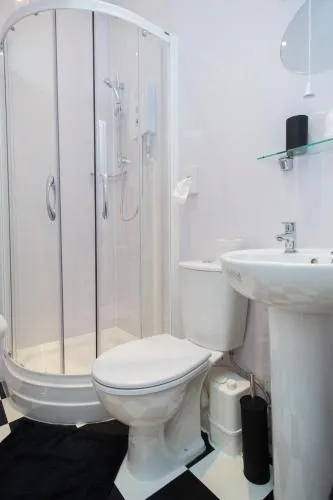 Aristocrat Guest House - Image 1