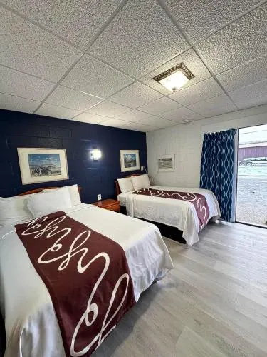 Sleep ees Inn - Image 1