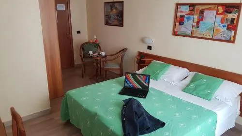 Hotel Aurora - Image 1