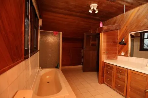 Colwyn House Bed & Breakfast & Stable Cottage - Image 1