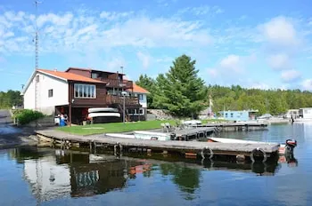 Northland Paradise Lodge - Image 1