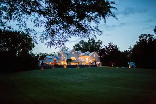 31 Acre Hudson River Estate - Image 1