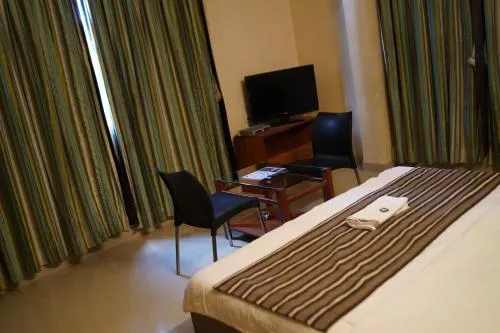 OYO Rooms South Main Road Koregaon park - Image 1