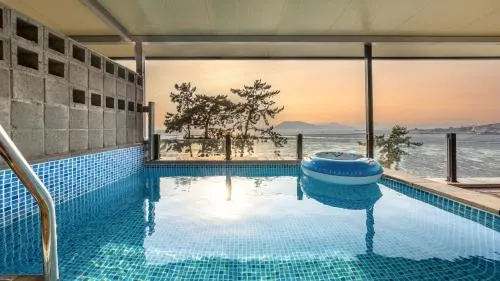 Yeosu Fisterra Spa Poolvilla - Image 1