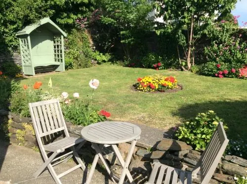 Summerlands Bed and Breakfast - Image 1