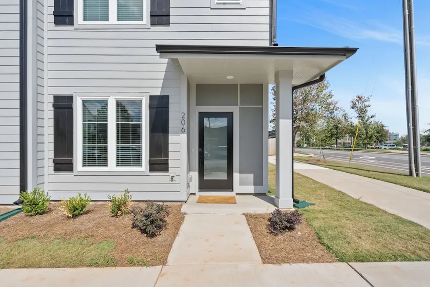Charlotte Luxury Townhomes - Image 1