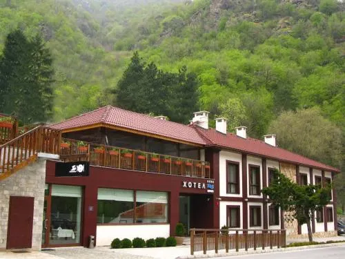 Aqua Varvara Hotel - Image 1