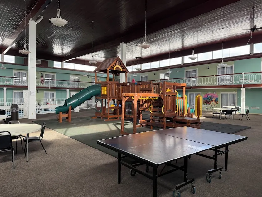 Q Lodge - Image 1