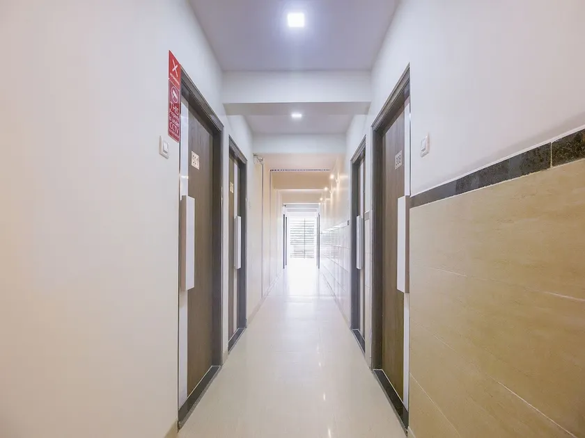 Hotel Samrat Palace By OYO Rooms - Image 1