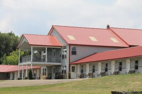Golden Knight Inn and Suites - Image 1