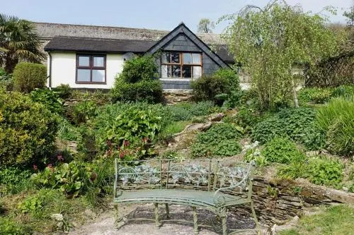 Greenswood Cottage - Cosy cottage, rural location, beautiful landscaped gardens with pond and lake - Image 1