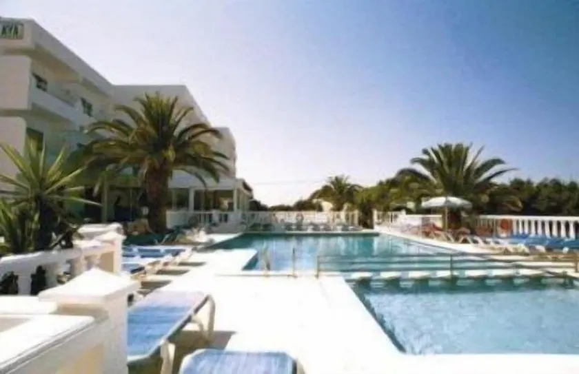 Hotel Lago Playa I - Image 1
