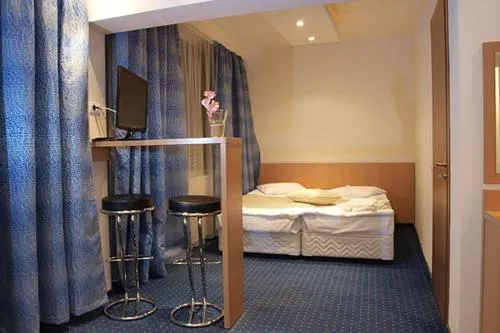 Hotel Sara - Image 1
