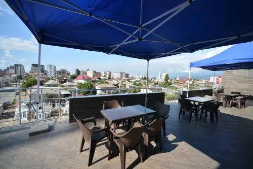 Green Hotel - Image 1