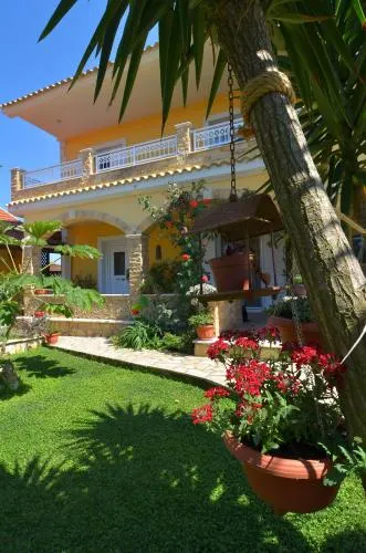 Alex Studios & Apartments - Image 1