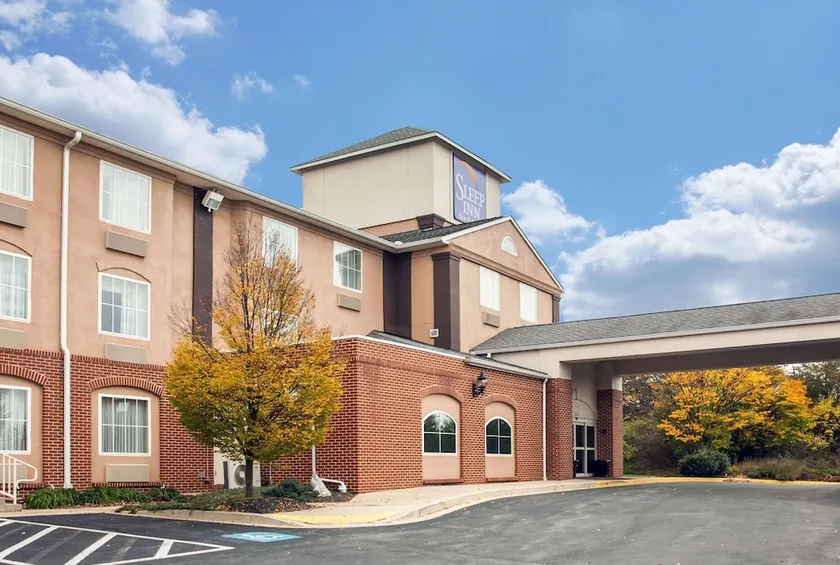Sleep Inn & Suites Emmitsburg - Image 1