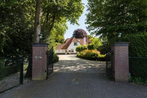 Stylish villa 12p with private pool in the Veluwe - Image 1