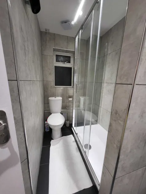 Lovely 2-Bed Apartment In Grays - Image 1