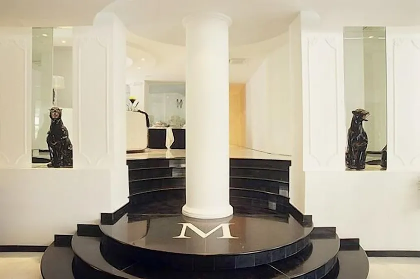 M Glamour Hotel - Image 1