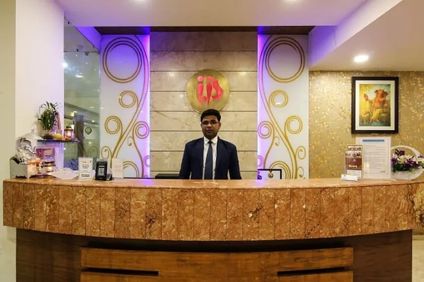 HOTEL HEERA EXECUTIVE - Image 1