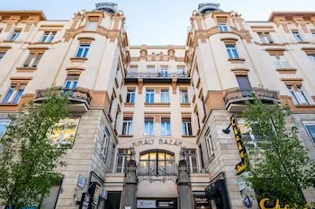 BudapestApartments.HOLIDAY - Image 1