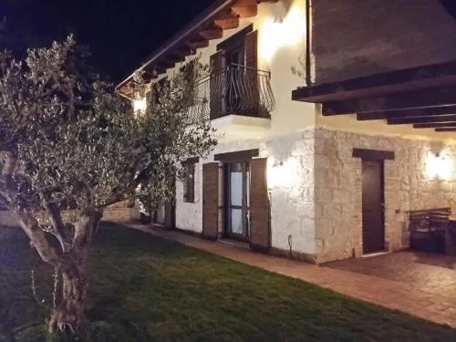 Casa Immersa Nel Verde - Image 1