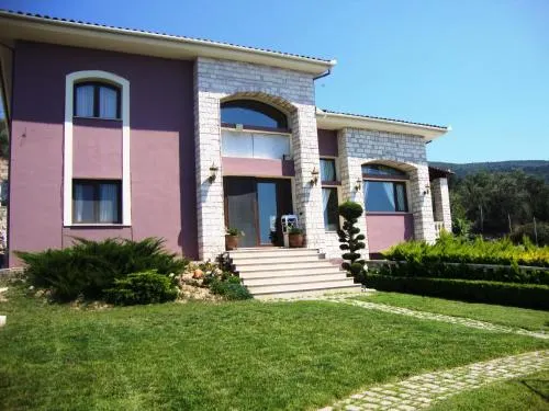 Eva's Luxury Villa - Image 1