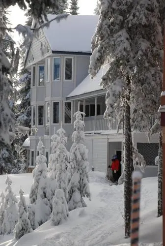 Vacation Homes by The Bulldog Knight Star Lodge Properties - Image 1