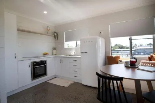 Iona - Mission Beach - Stroll to Cafes, Shops and Beach - Image 1