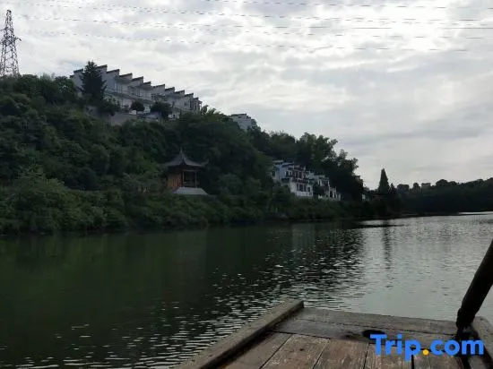 Yuliang Old Town Inn - Image 1