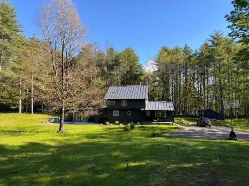 Beautiful Charming Cottage 4 min from Woodstock - Image 1