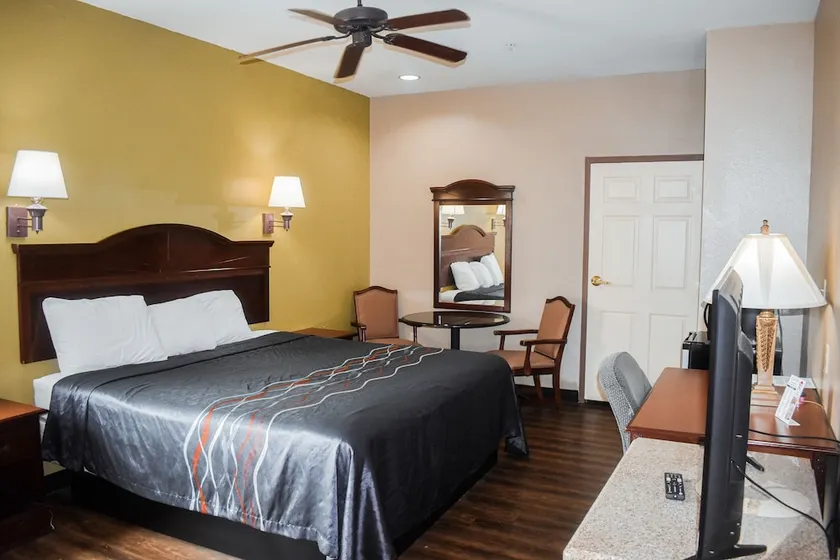 Garden Suites LaPorte - Image 1